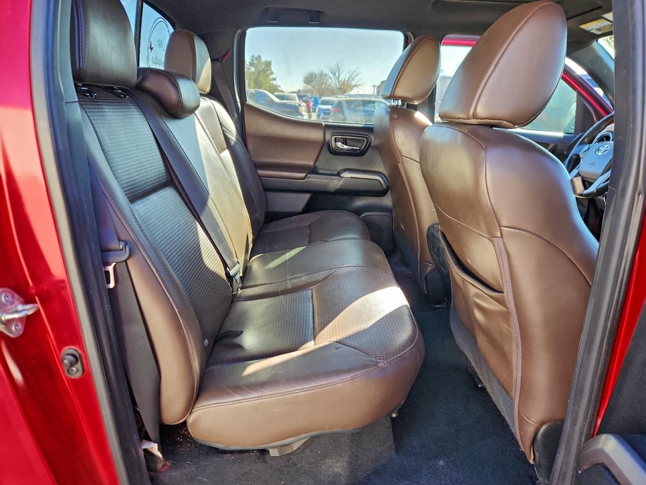 2017 TOYOTA TACOMA LIMITED photo 10