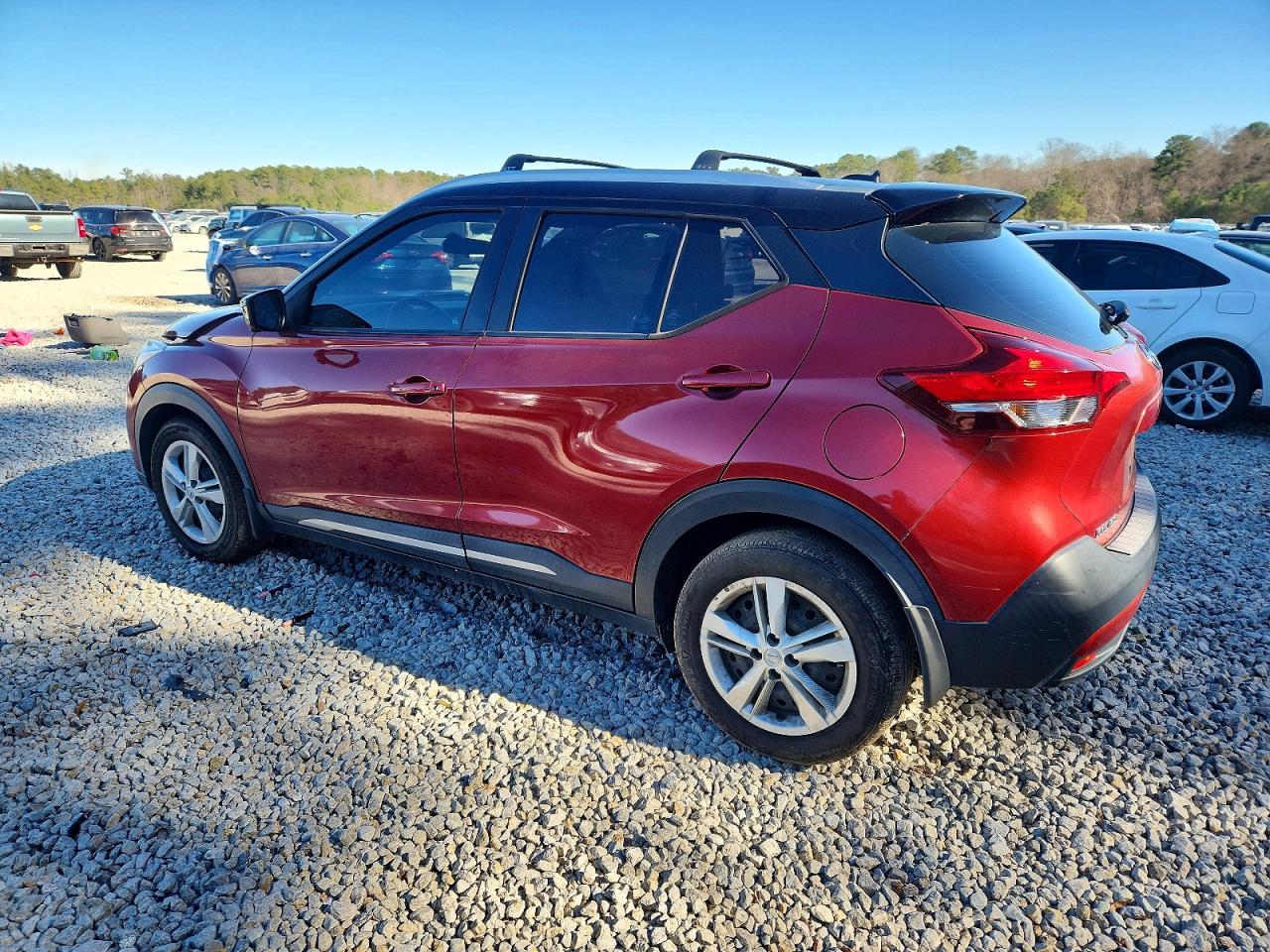 2018 NISSAN KICKS S photo 2