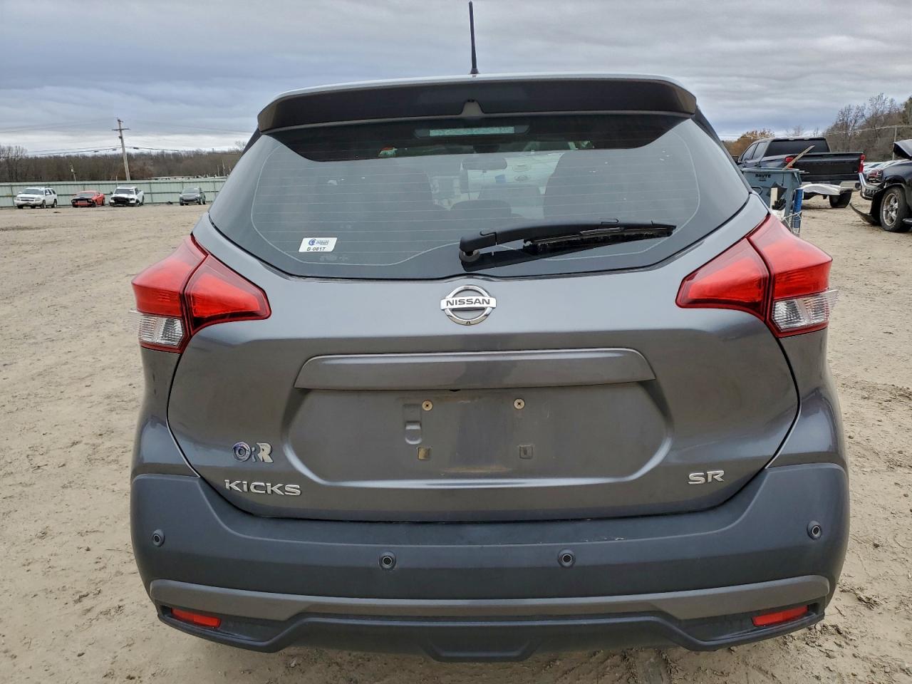 2020 NISSAN KICKS SR photo 6