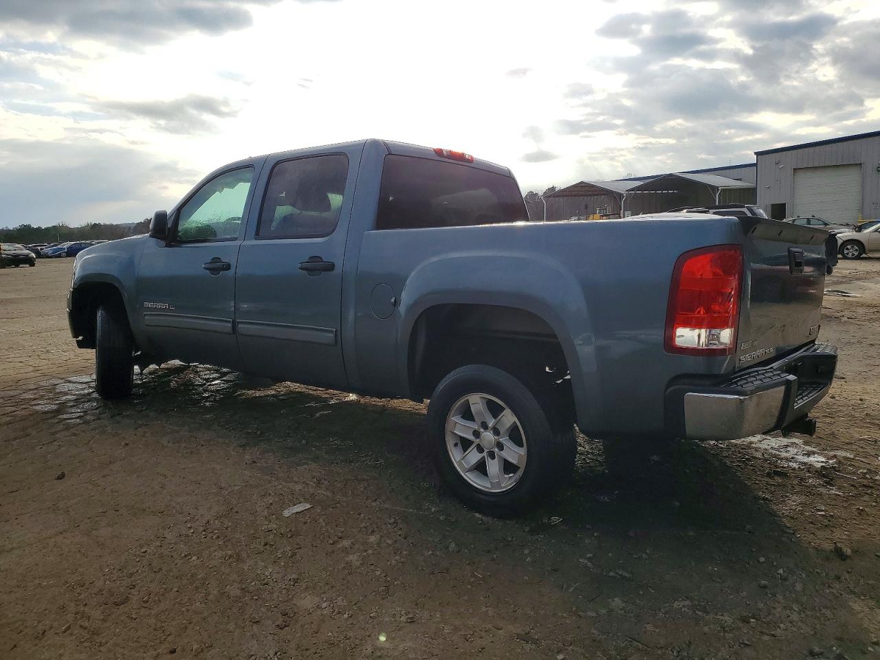 2010 GMC SIERRA C1500 SLE photo 2