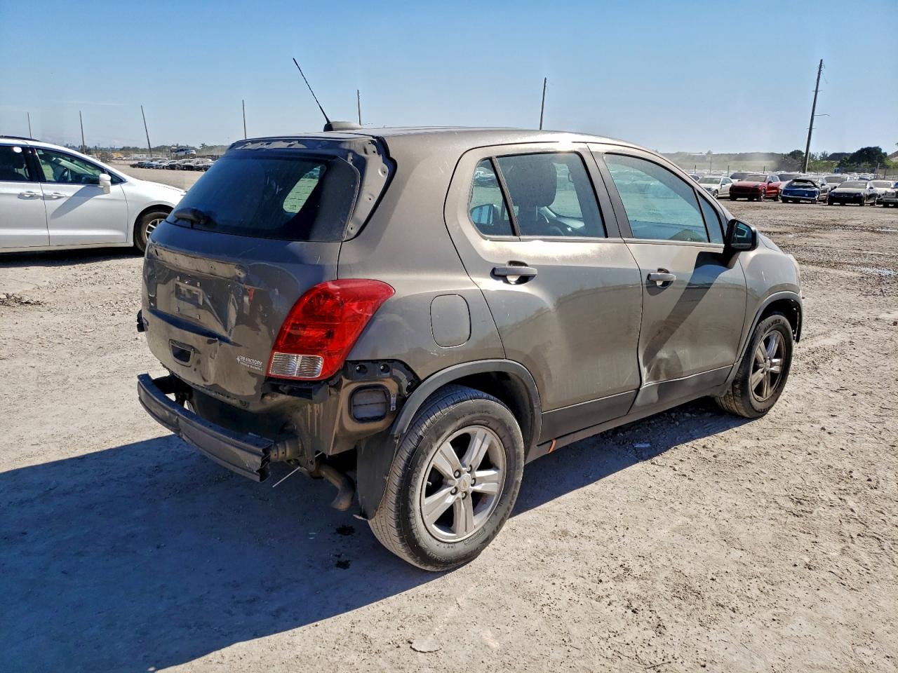 2020 CHEVROLET TRAX LS photo 3