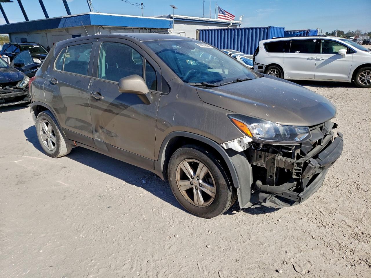 2020 CHEVROLET TRAX LS photo 4