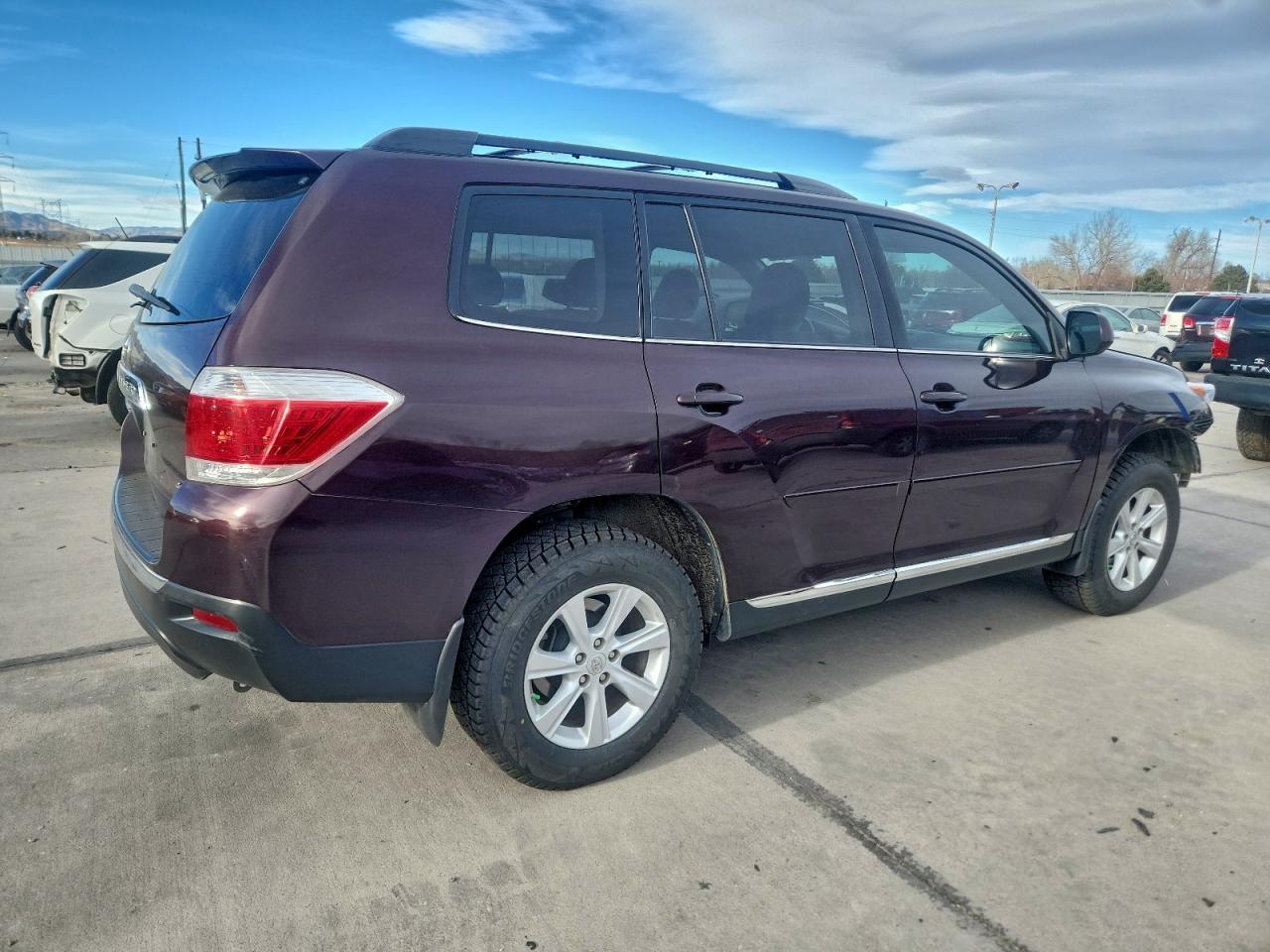 2013 TOYOTA HIGHLANDER BASE photo 3