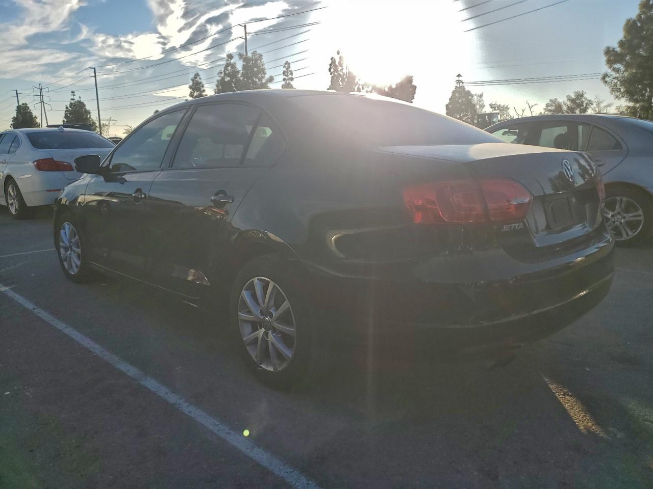 2012 VOLKSWAGEN JETTA SE photo 2