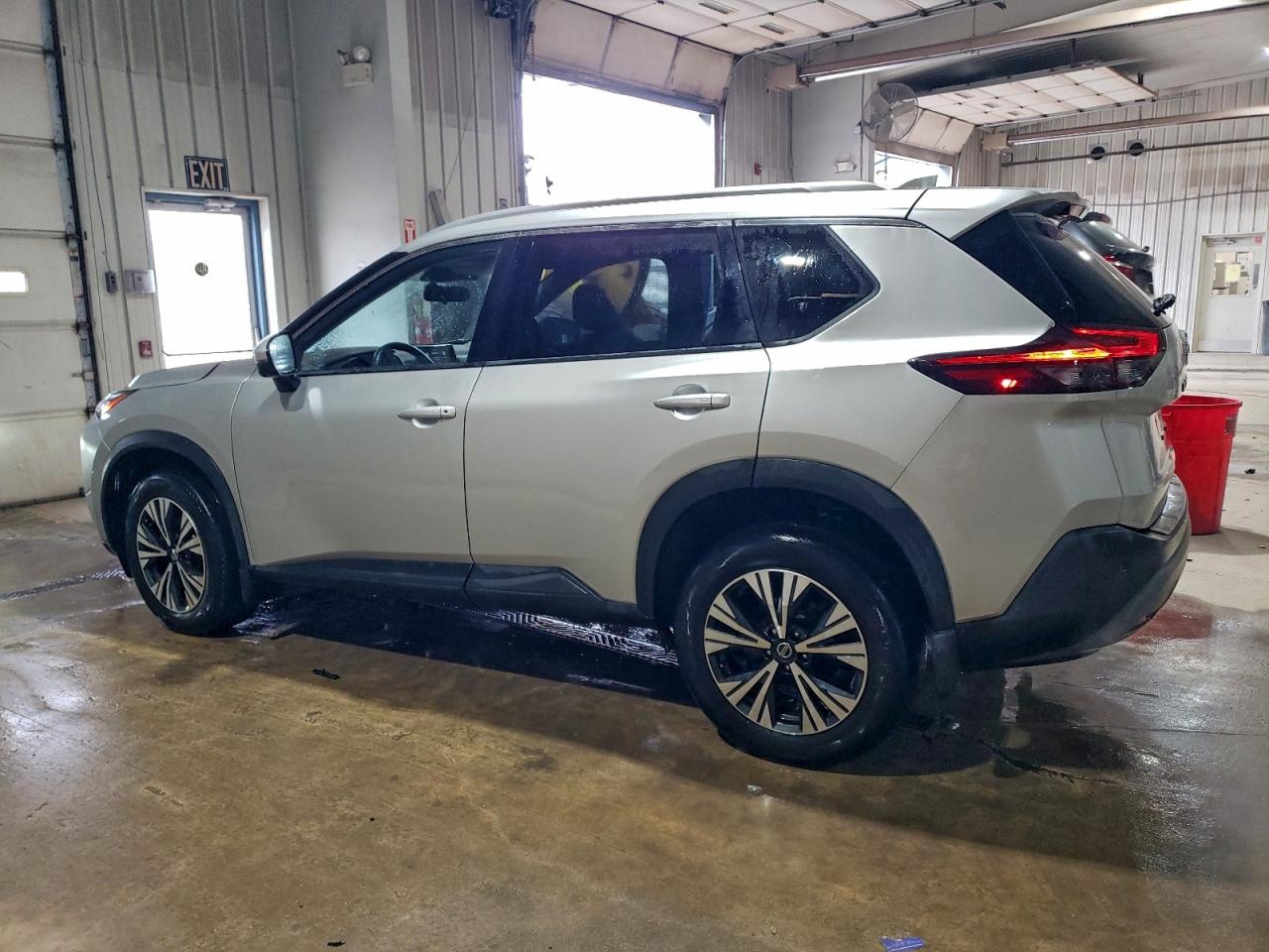 2021 NISSAN ROGUE SV photo 2