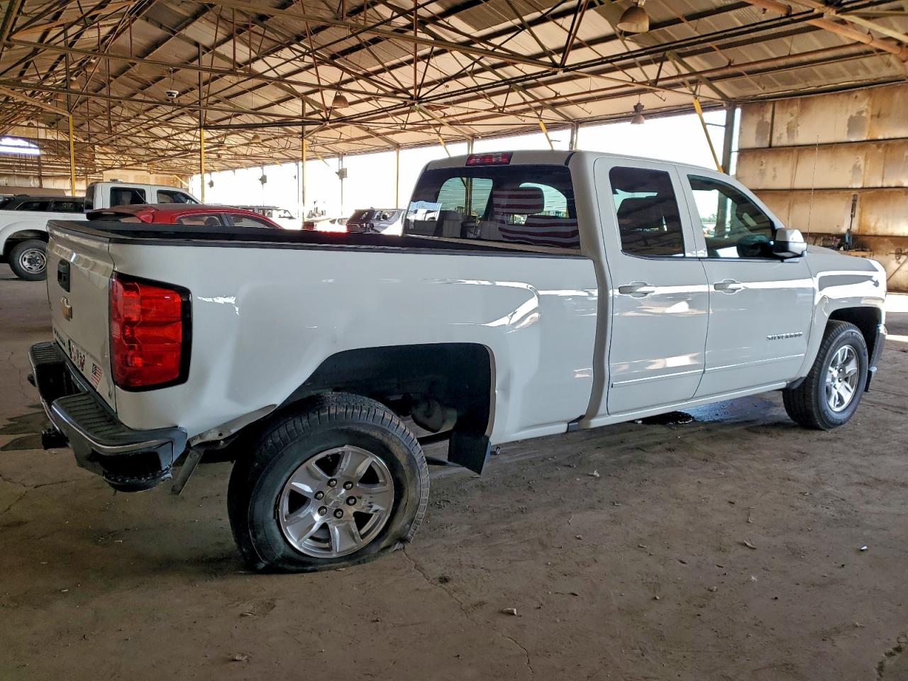 2016 CHEVROLET SILVERADO C1500 LT photo 3