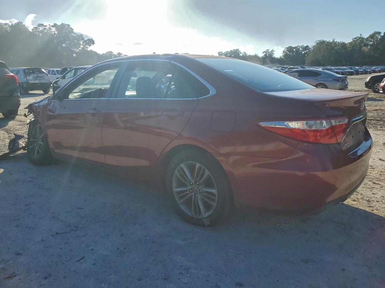 2015 TOYOTA CAMRY LE photo 2