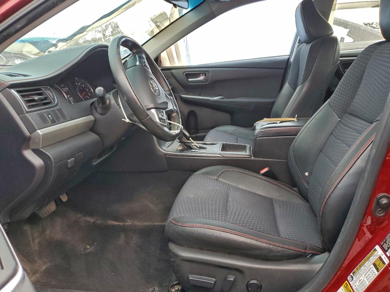 2015 TOYOTA CAMRY LE photo 7