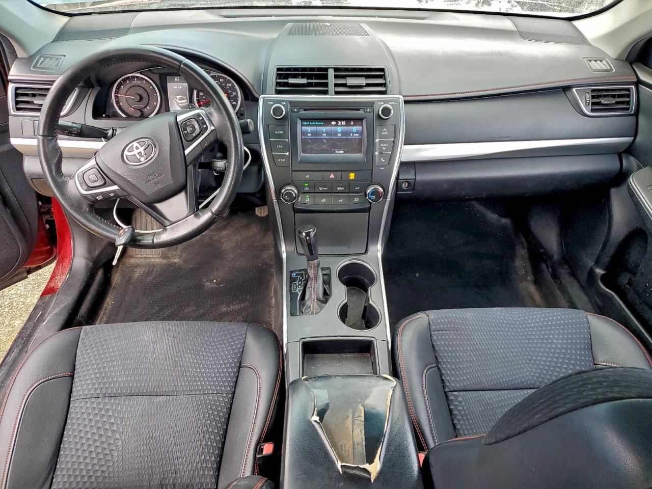 2015 TOYOTA CAMRY LE photo 8
