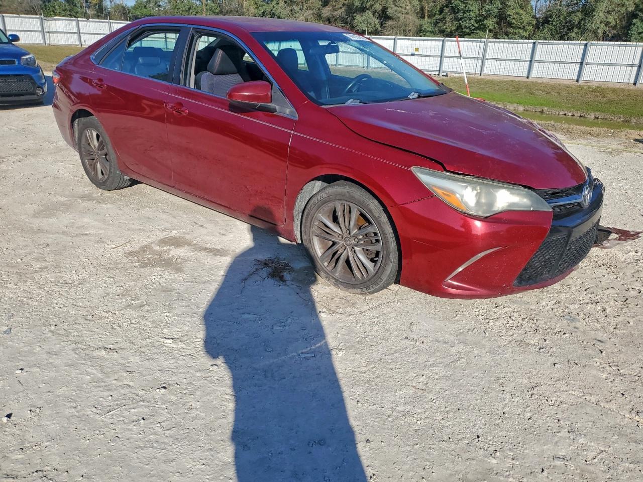 2015 TOYOTA CAMRY LE photo 4
