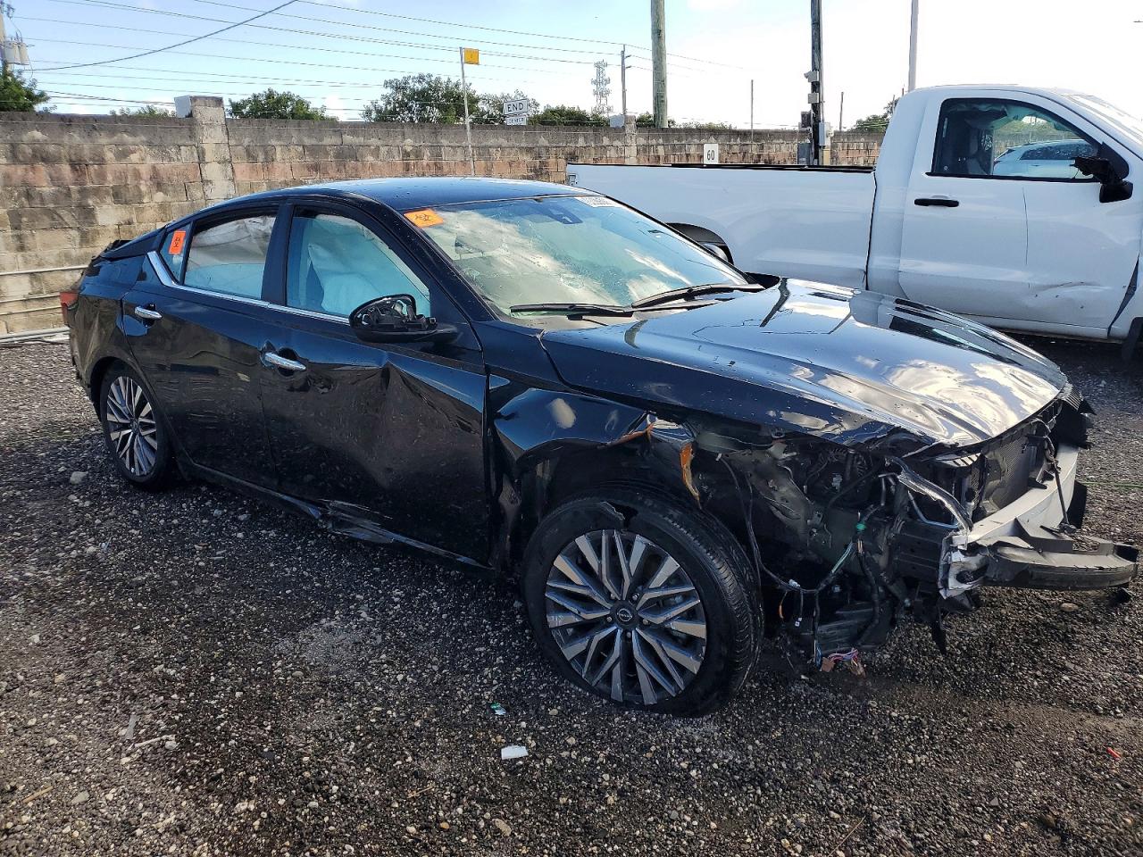 2025 NISSAN ALTIMA SV photo 4