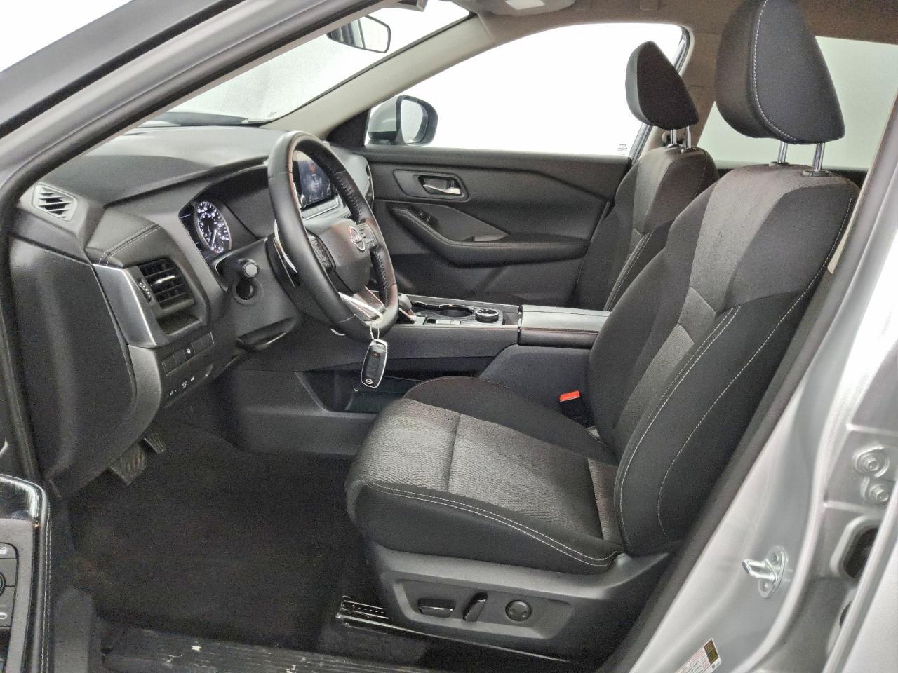 2025 NISSAN ROGUE SV photo 13