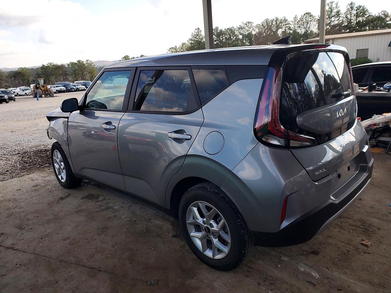 2025 KIA SOUL LX photo 3