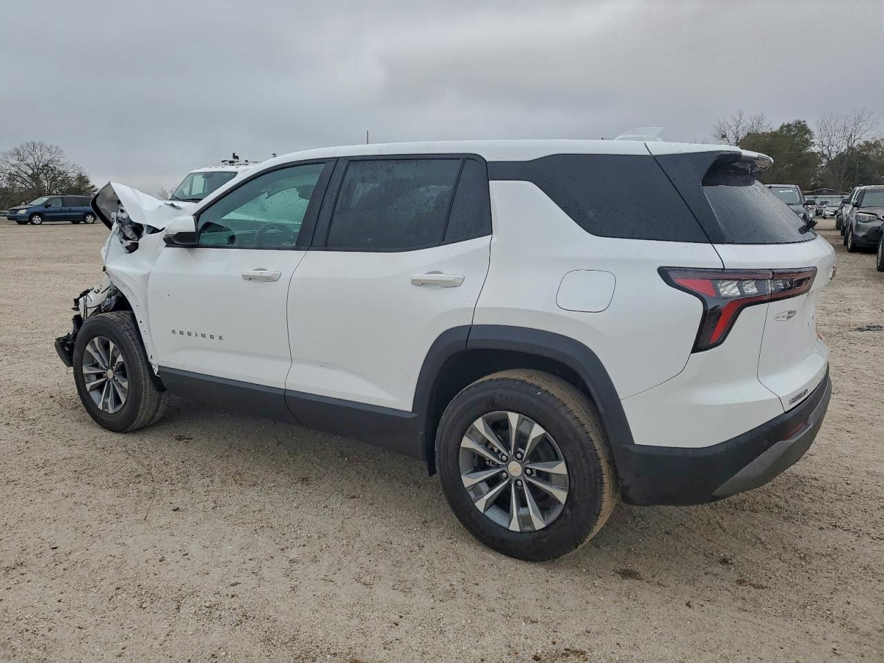 2026 CHEVROLET EQUINOX LT photo 2