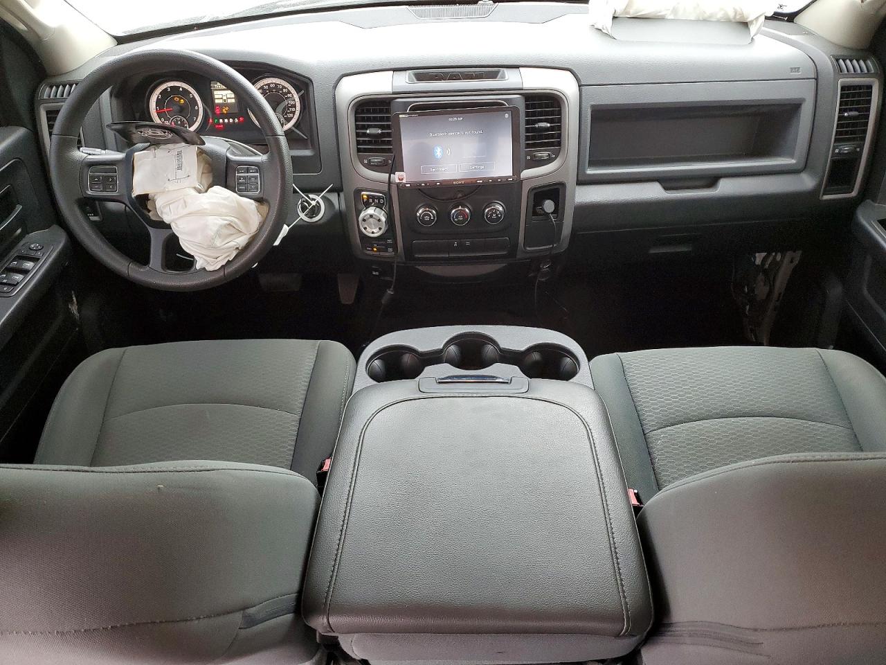 2016 RAM 1500 ST photo 8