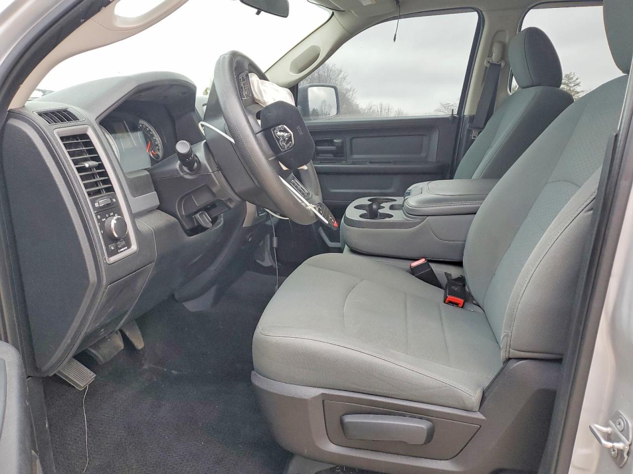 2016 RAM 1500 ST photo 7
