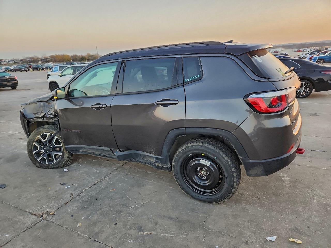 2019 JEEP COMPASS TRAILHAWK photo 2