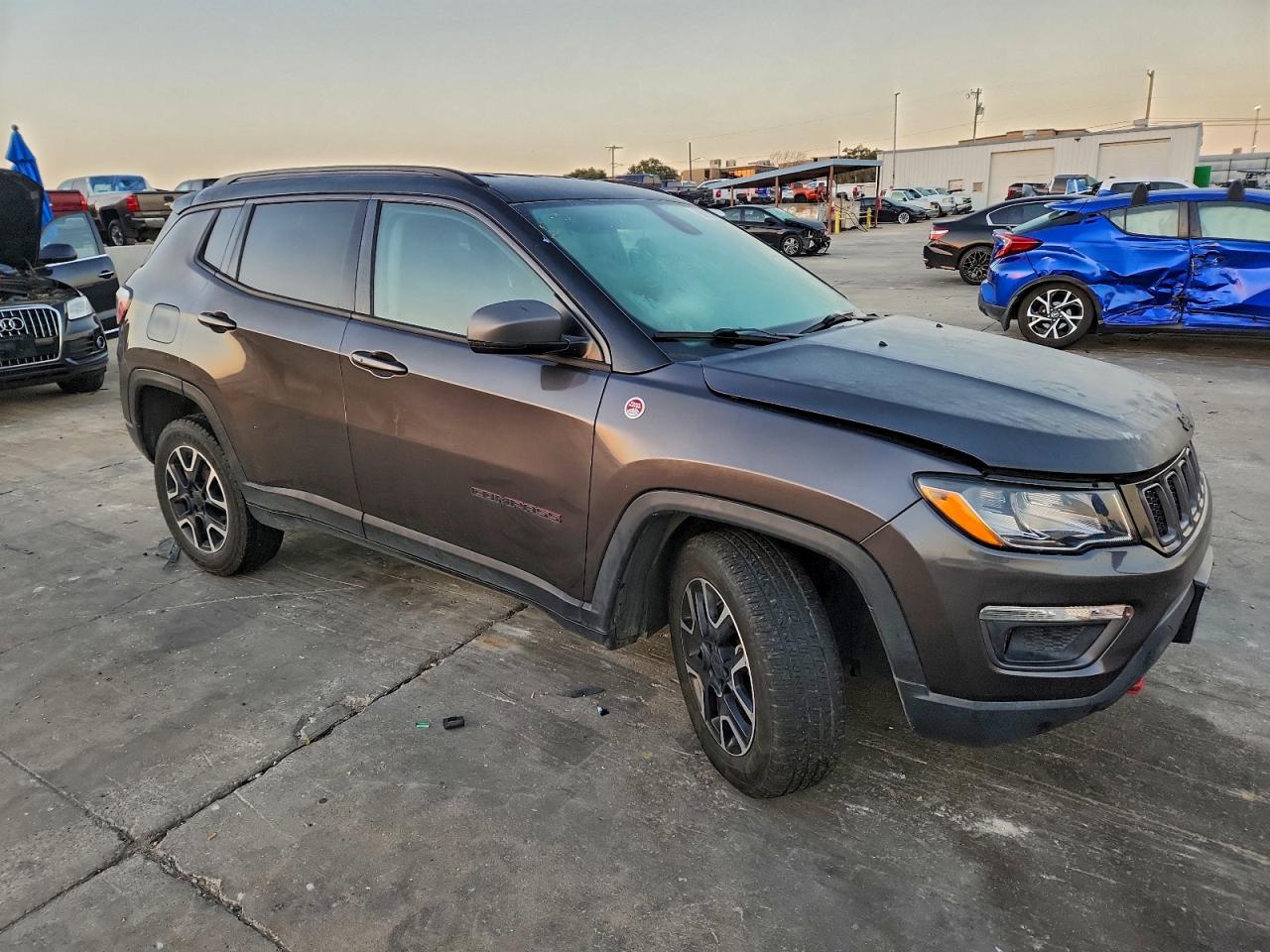 2019 JEEP COMPASS TRAILHAWK photo 4