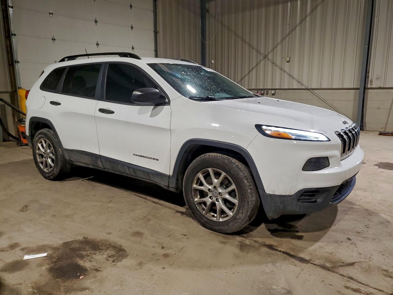 2016 JEEP CHEROKEE SPORT photo 4