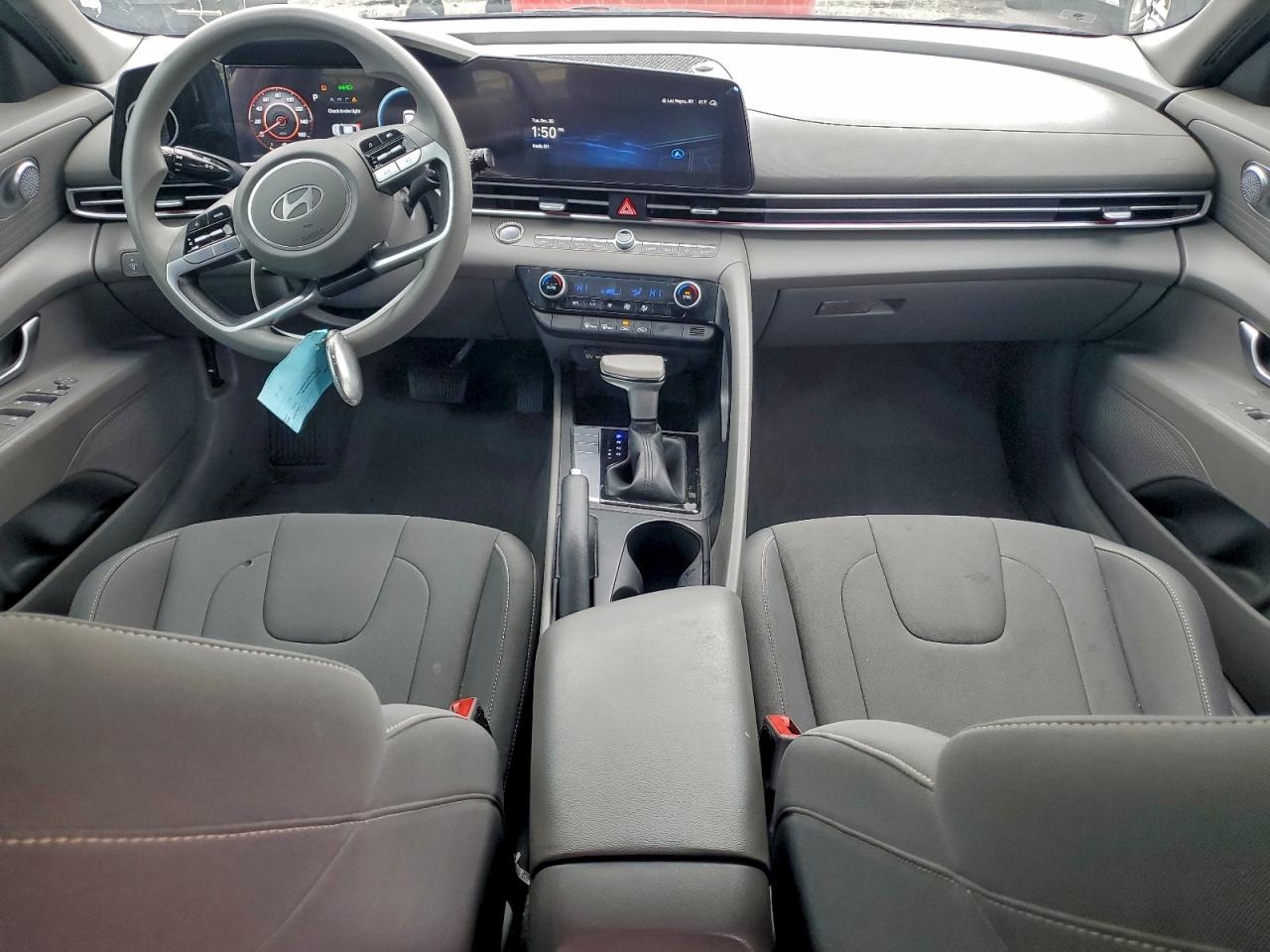 2024 HYUNDAI ELANTRA SEL photo 8