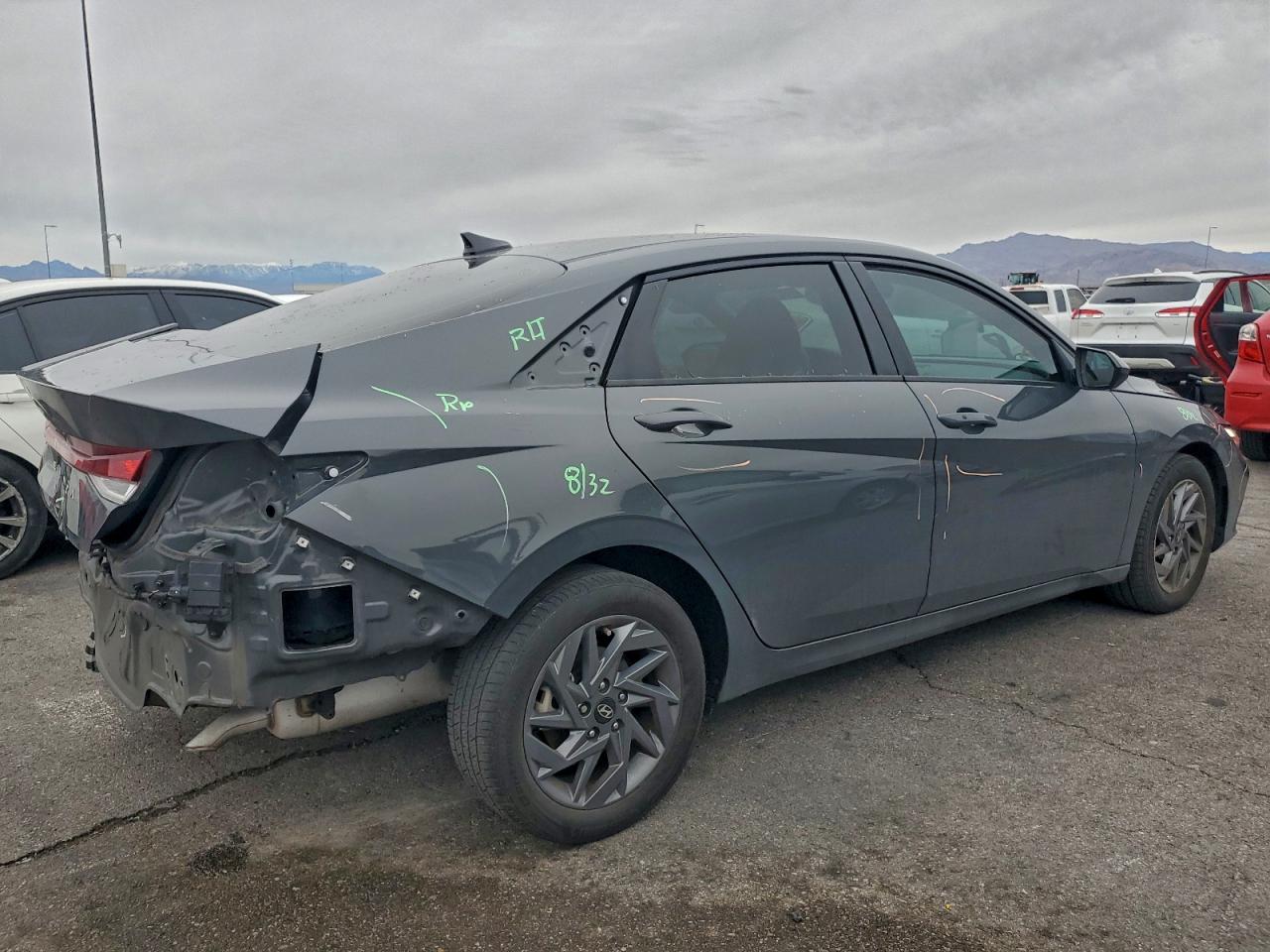 2024 HYUNDAI ELANTRA SEL photo 3