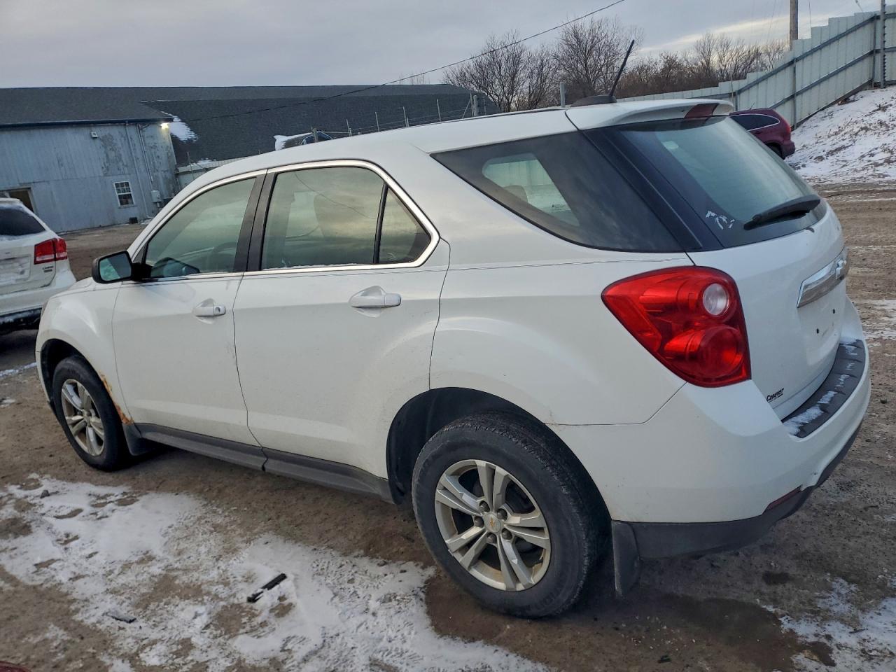 2015 CHEVROLET EQUINOX LS photo 2