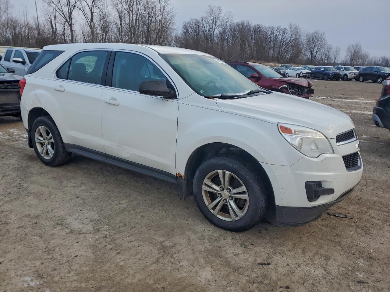 2015 CHEVROLET EQUINOX LS photo 4