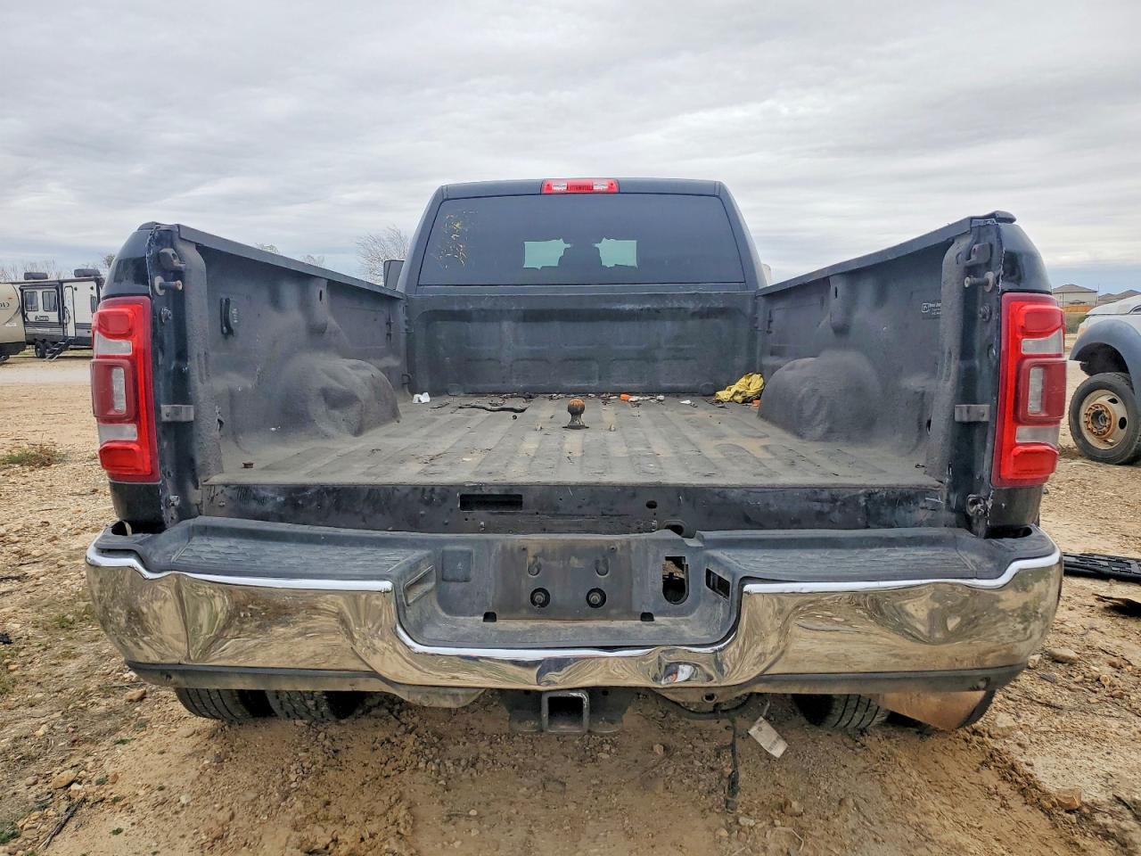 2022 RAM 3500 LARAMIE photo 6