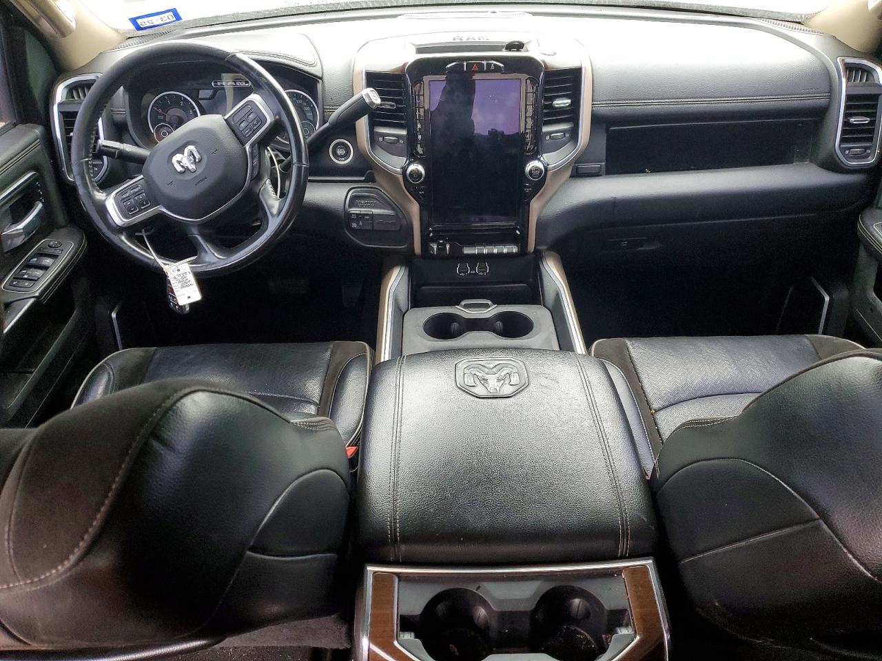 2022 RAM 3500 LARAMIE photo 8
