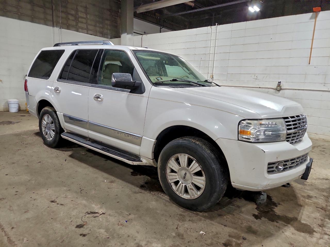 2009 LINCOLN NAVIGATOR photo 4