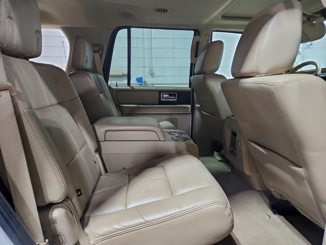 2009 LINCOLN NAVIGATOR photo 11