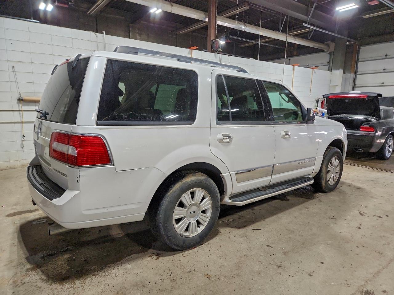 2009 LINCOLN NAVIGATOR photo 3
