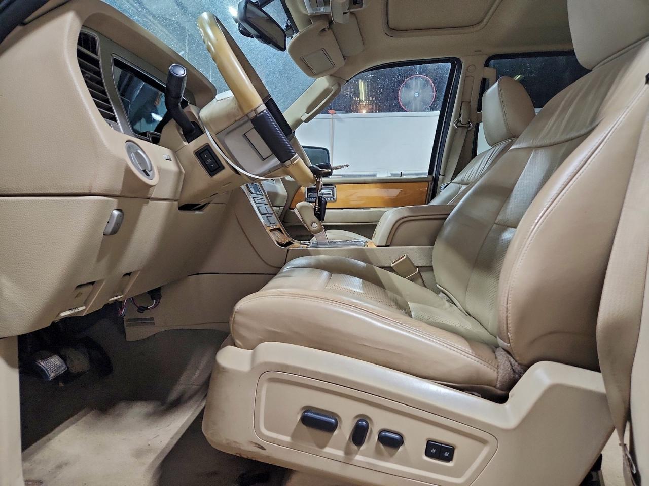 2009 LINCOLN NAVIGATOR photo 7