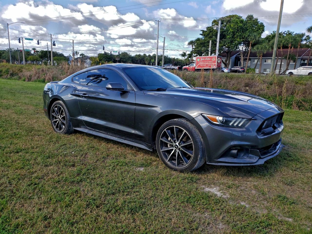 2016 FORD MUSTANG photo 4