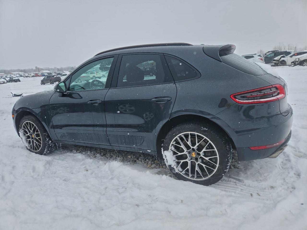 2018 PORSCHE MACAN S photo 2