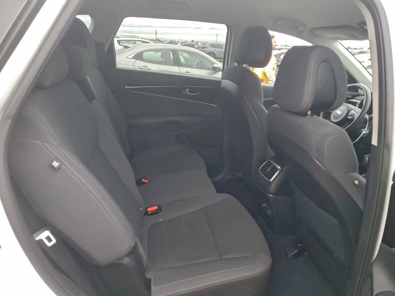 2017 KIA SORENTO LX photo 10