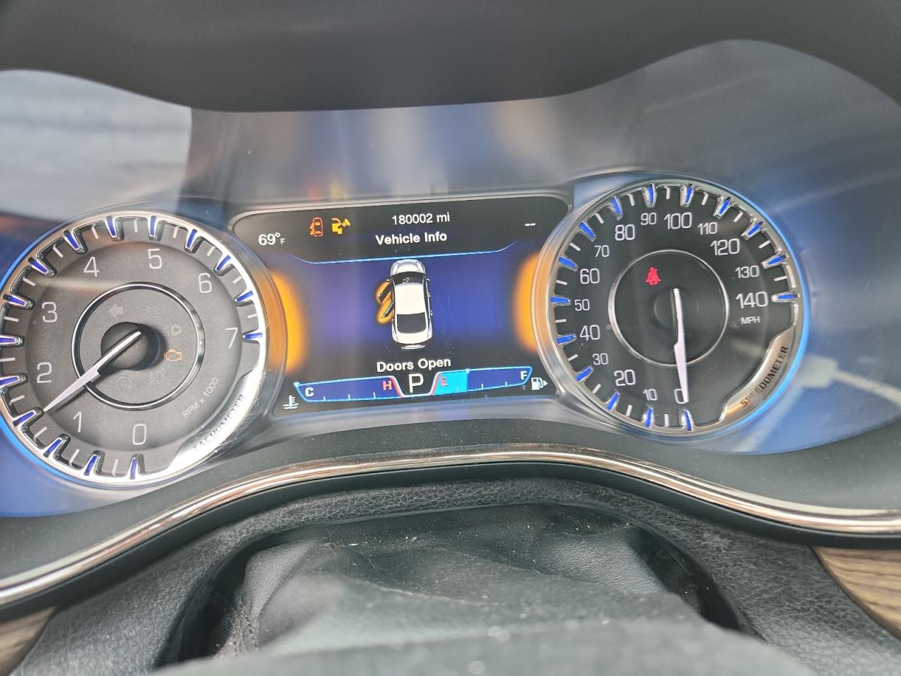 2015 CHRYSLER 200 C photo 9