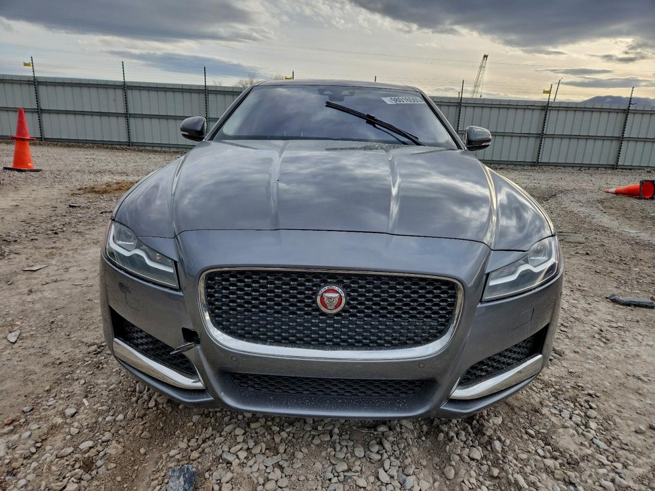 2016 JAGUAR XF PRESTIGE photo 5