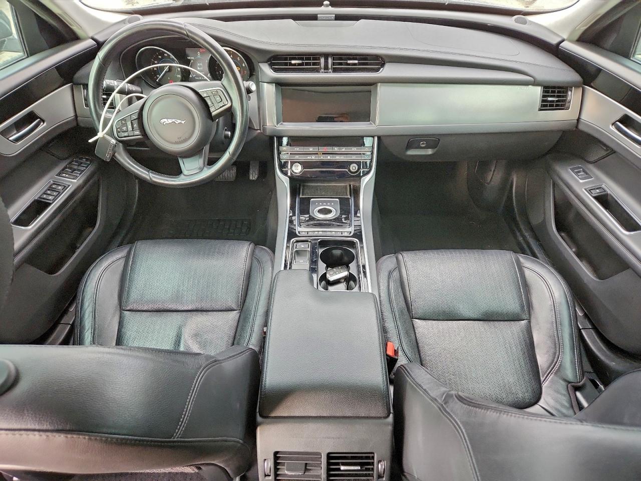 2016 JAGUAR XF PRESTIGE photo 8