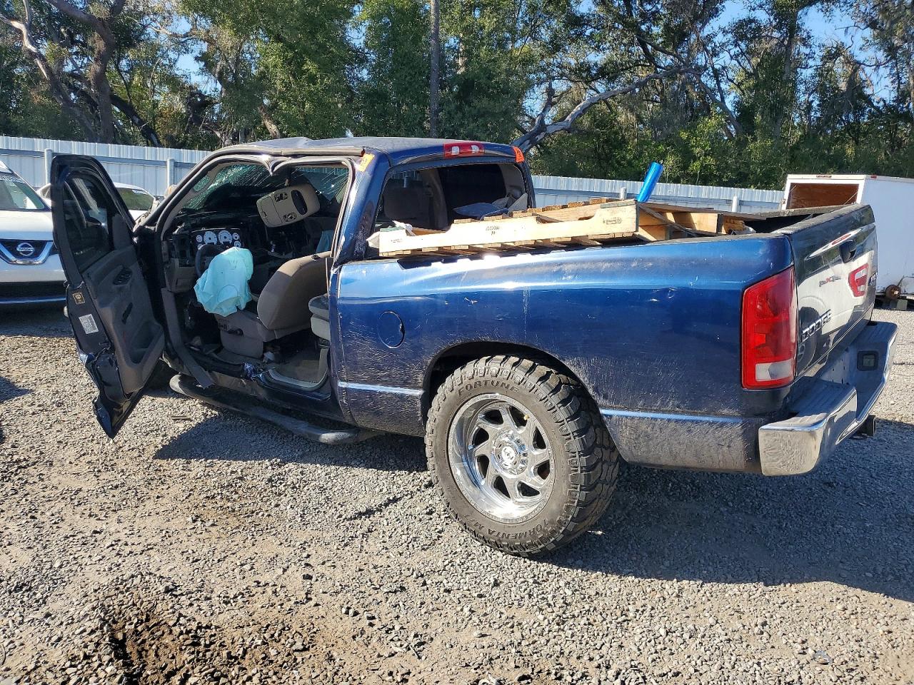 2002 DODGE RAM 1500 photo 2