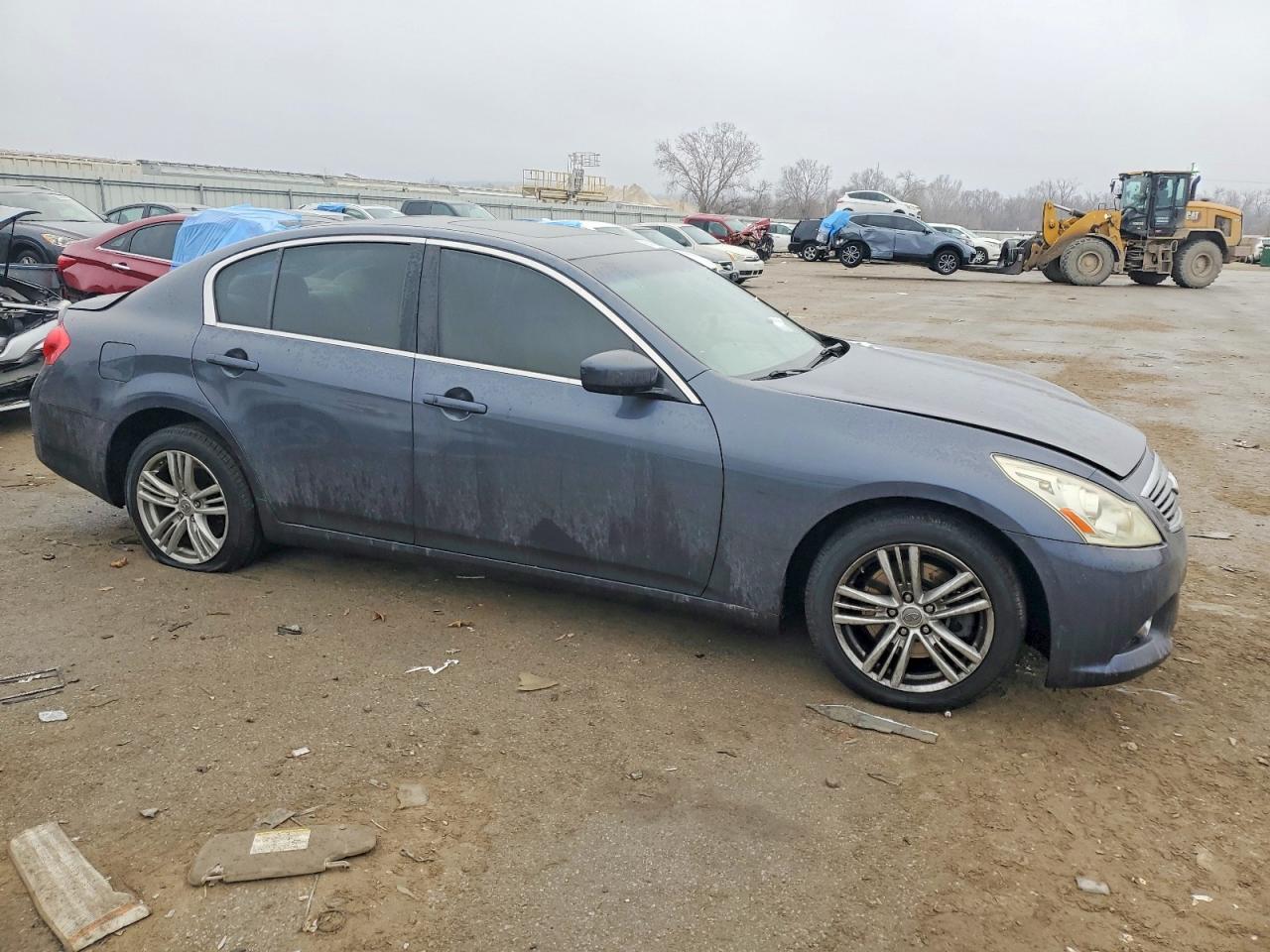 2012 INFINITI G37 photo 4
