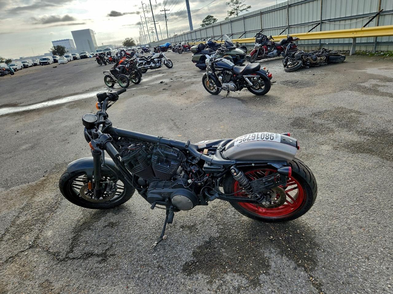 2016 HARLEY-DAVIDSON XL1200 CX photo 3