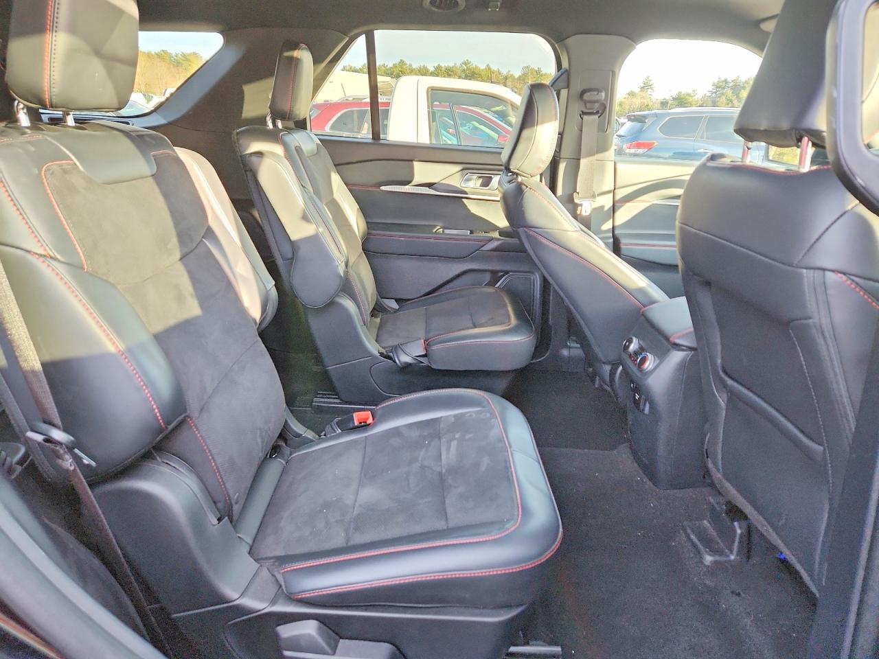 2025 FORD EXPLORER ST photo 10