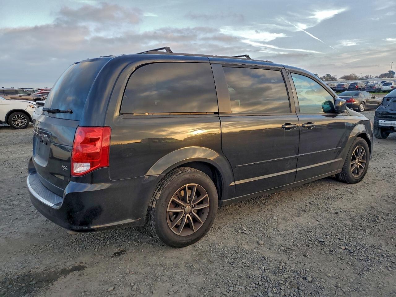 2015 DODGE GRAND CARAVAN R/T photo 5