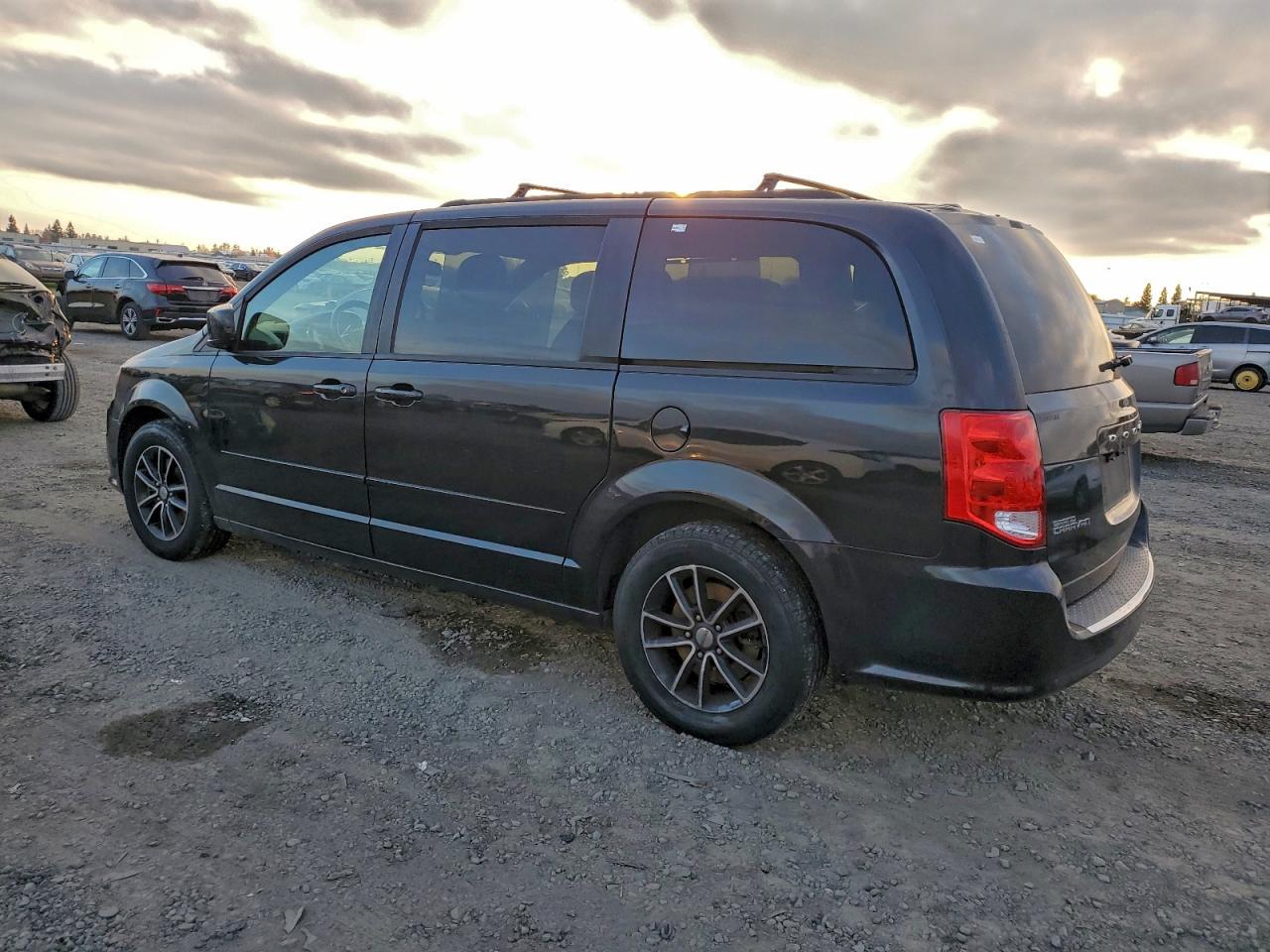 2015 DODGE GRAND CARAVAN R/T photo 3