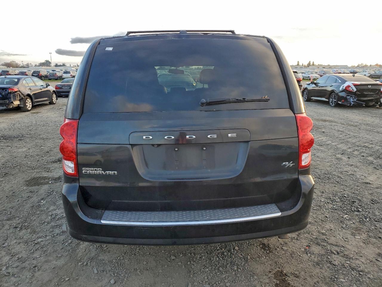 2015 DODGE GRAND CARAVAN R/T photo 11