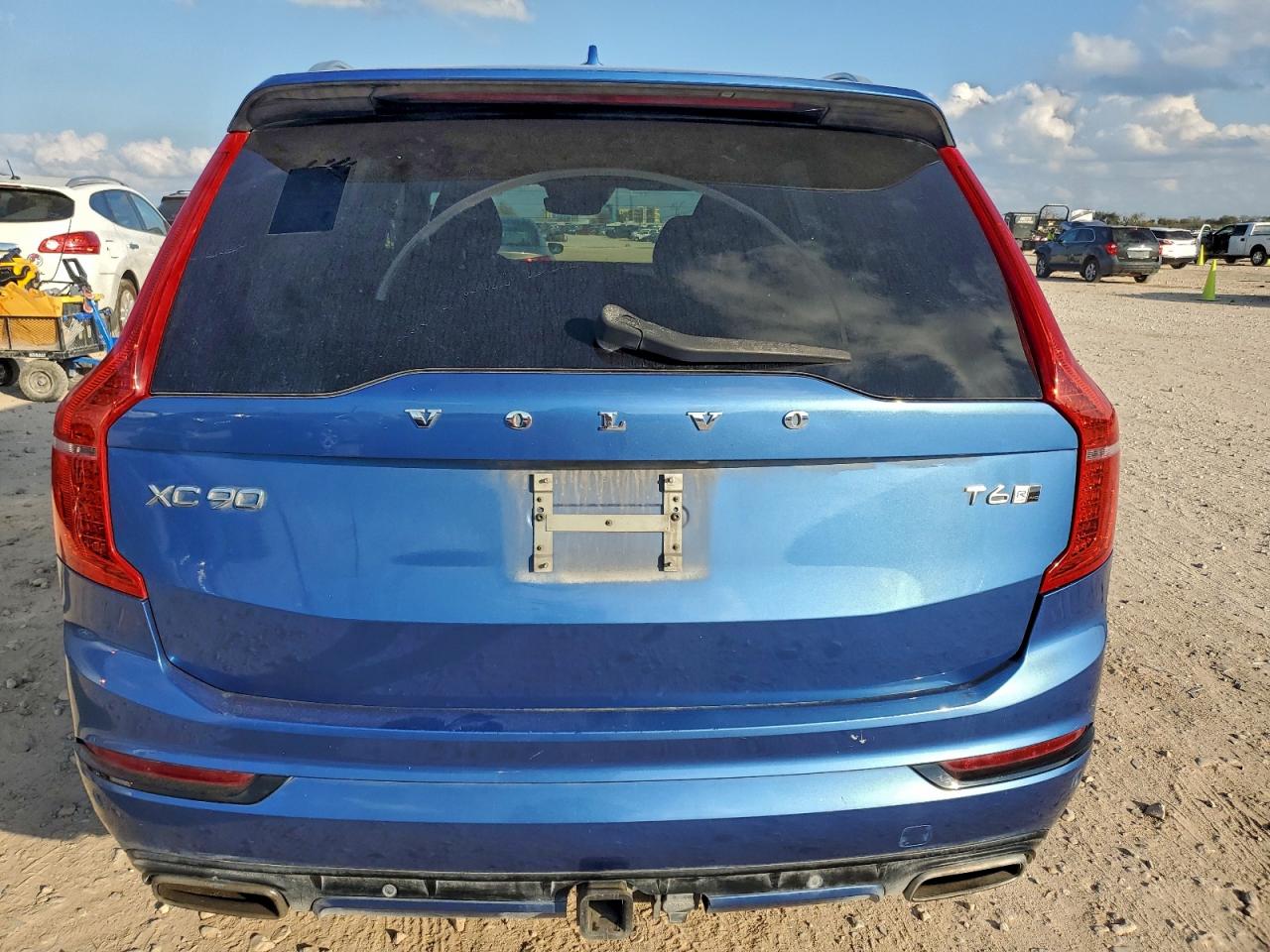 2017 VOLVO XC90 T6 photo 6