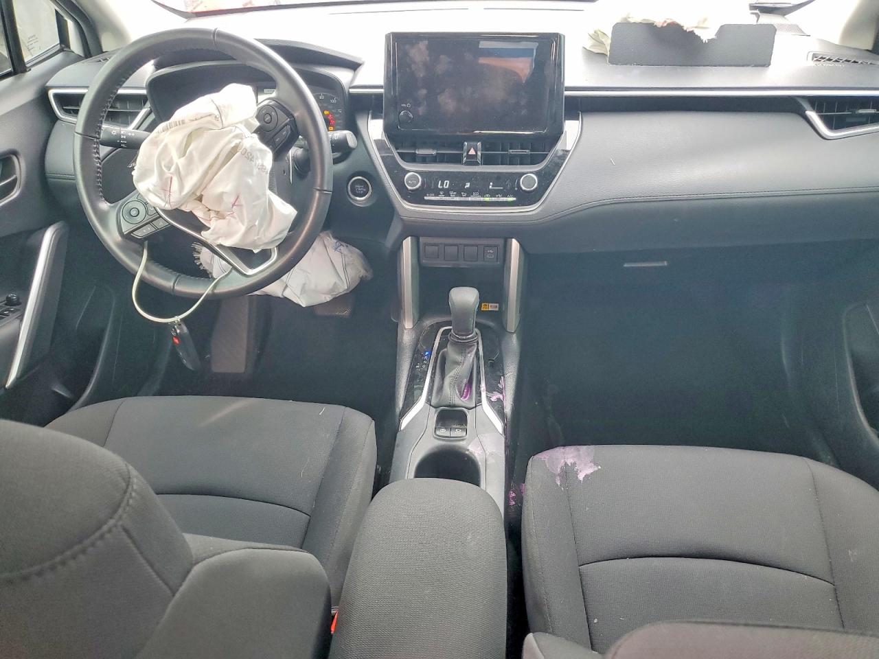 2023 TOYOTA COROLLA CROSS LE photo 8