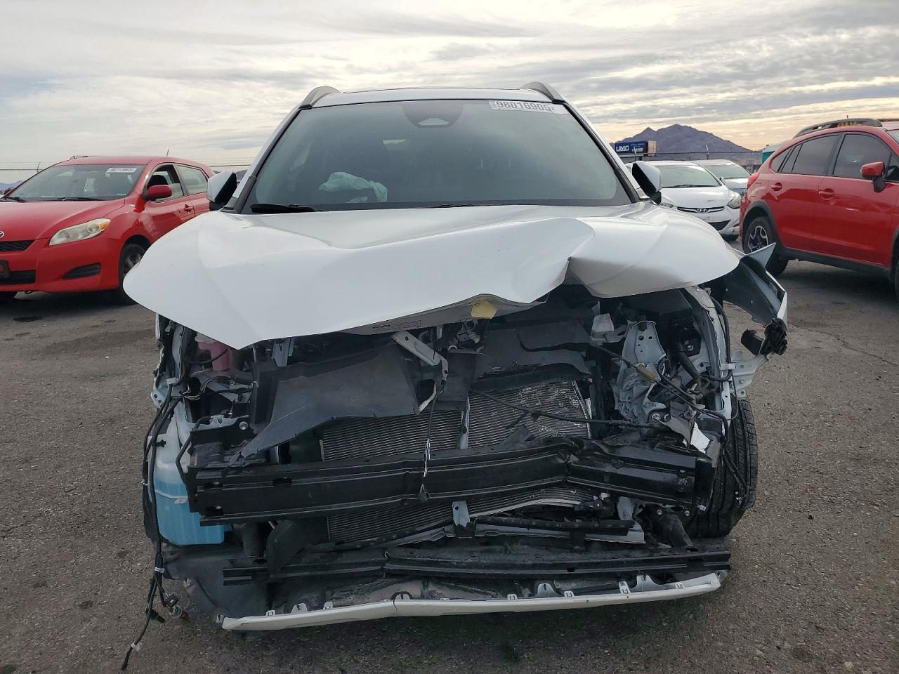 2023 TOYOTA COROLLA CROSS LE photo 5