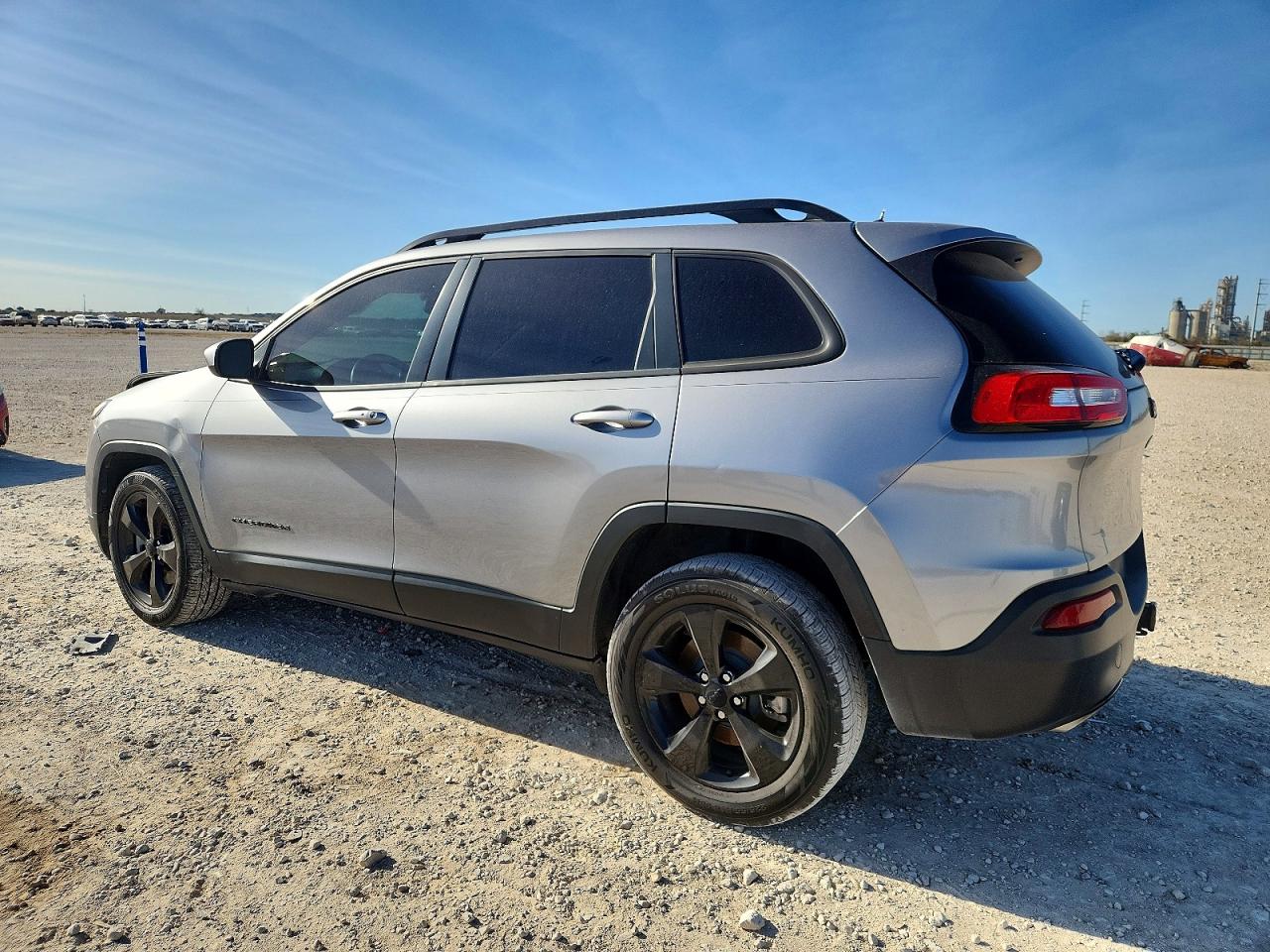 2016 JEEP CHEROKEE LATITUDE photo 2